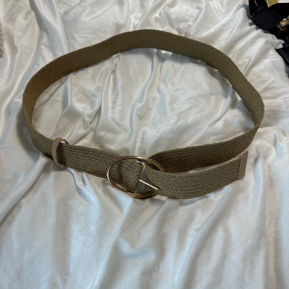 Elegant Tan Belt with Gold Buckle